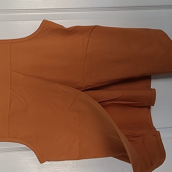 Open back Tank - Picture 3 of 6